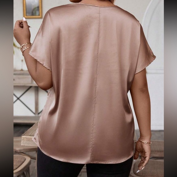 Luxe green round neck casual satin top - Picture 8 of 14
